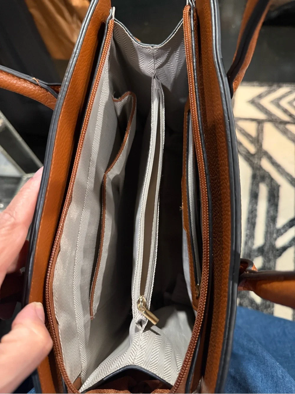 Classic Structured Leather Tote Bag - Tan